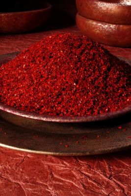Organic Red Chili Pepper Powder 100 Grams Natural Ingredient with 1% Max Impurity for Food Processing and Seasoning