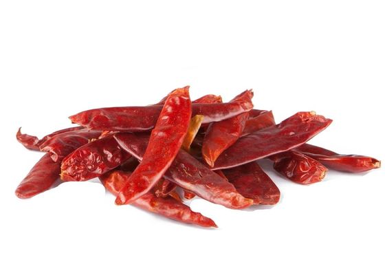 붉은 색, 강한 맛의 칠리 페퍼, 시원하고 건조한 장소에서 보존